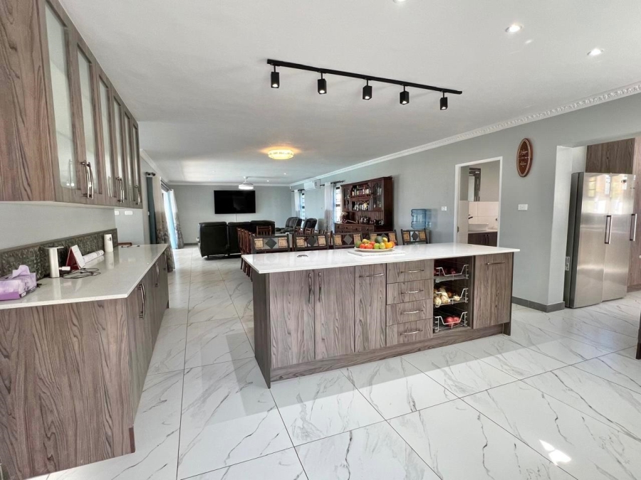 4 Bedroom Property for Sale in Wavecrest Eastern Cape